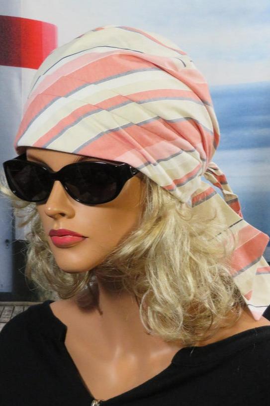 Schöne Tücher für den Kopf gebunden